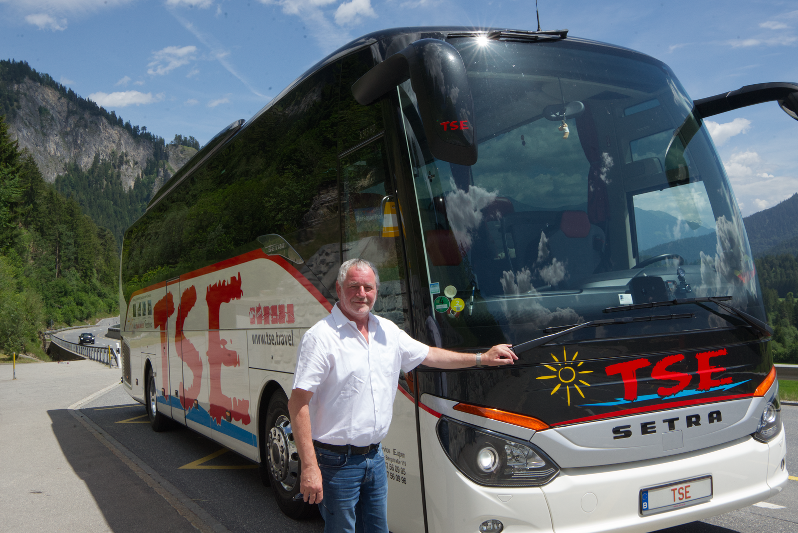 bus mit busfahrer