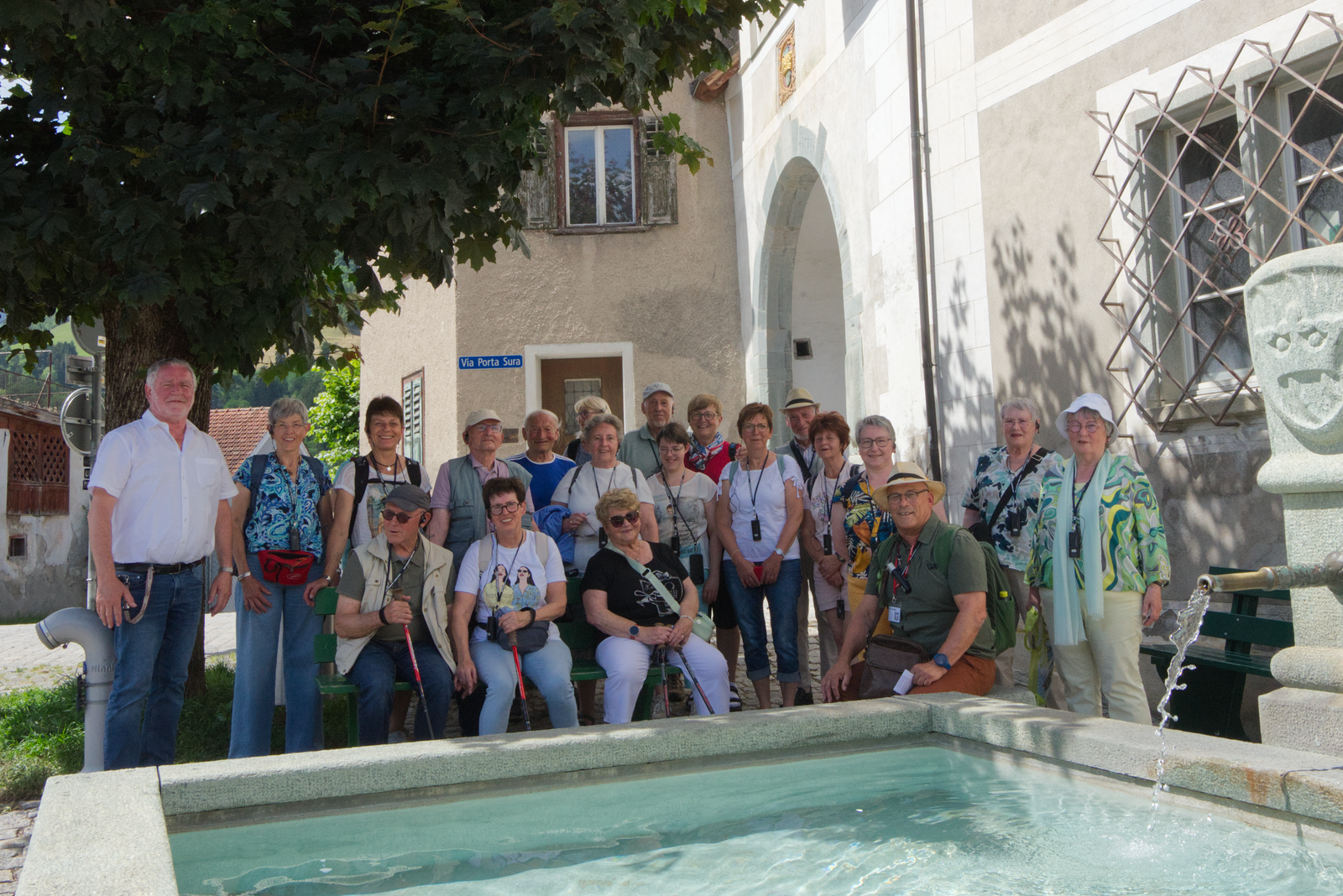 gruppenfoto brunnen